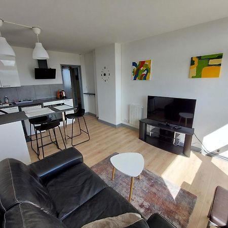 Апартаменты Le Voltaire - T2 Neuf Face Pyrenees Тарб Экстерьер фото